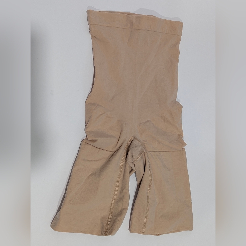 New SPANX Nude Higher Power Shorts Size Small